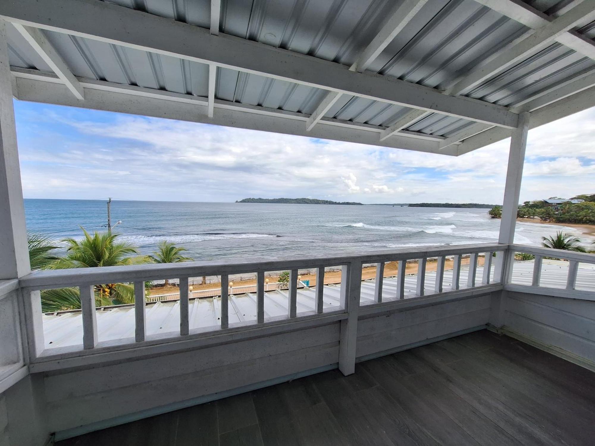 Paunch Beach Retreat Bocas del Toro Exterior photo